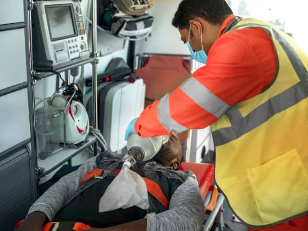 personale medico a bordo soccorso medico ambulanza